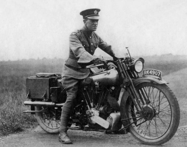 它又老又长，却是最伟*史大**诗片：《阿拉伯的劳伦斯》上映55周年