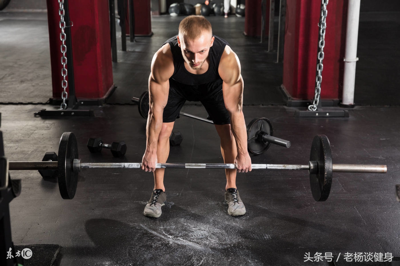健身房硬拉90kg要关注什么,健身硬拉护腰带伤到肋骨
