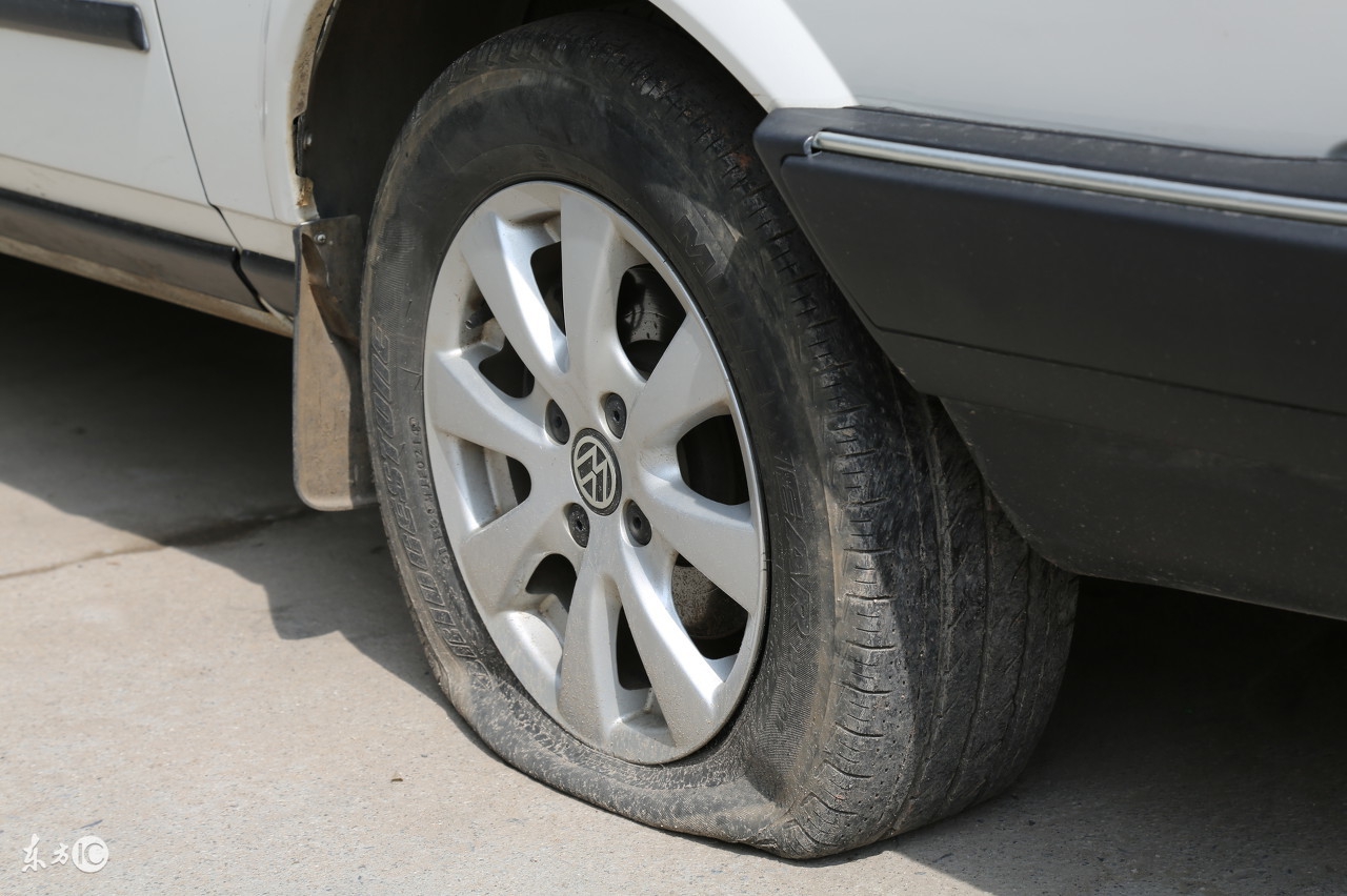 轮胎没气了怎么换备胎,发现轮胎不行了需要更换吗