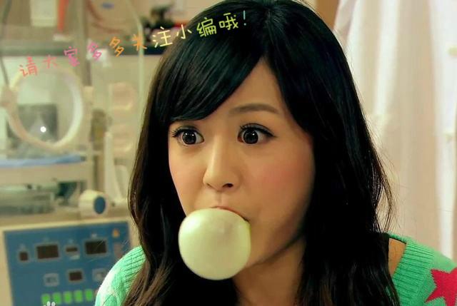 卢本伟当年的女枪事件主角在LPL打职业，微博狂怼五五开