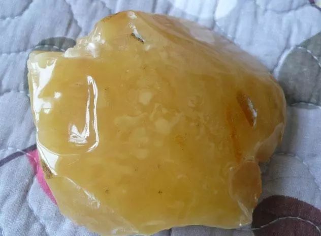 蜜蜡开料加工的直播间,顶级蜜蜡开料