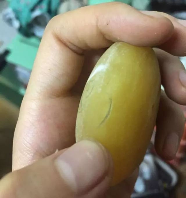 蜜蜡开料加工的直播间,顶级蜜蜡开料