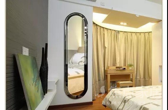 家里的镜子最好装哪里,你家的镜子都摆放在哪里