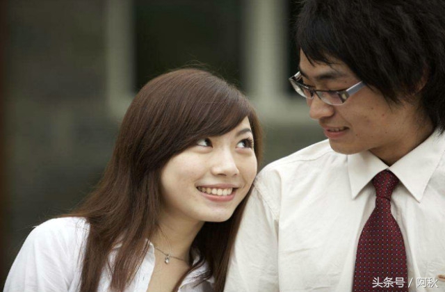 背着老公在外面欠债,背着老公偷偷存钱