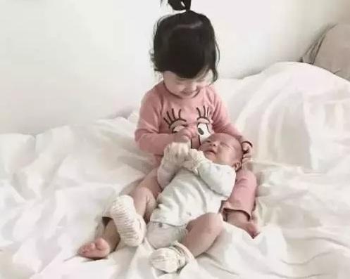 二胎来了老大受冷落,二胎来了老大怎么办