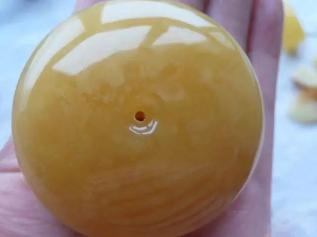 蜜蜡开料加工的直播间,顶级蜜蜡开料