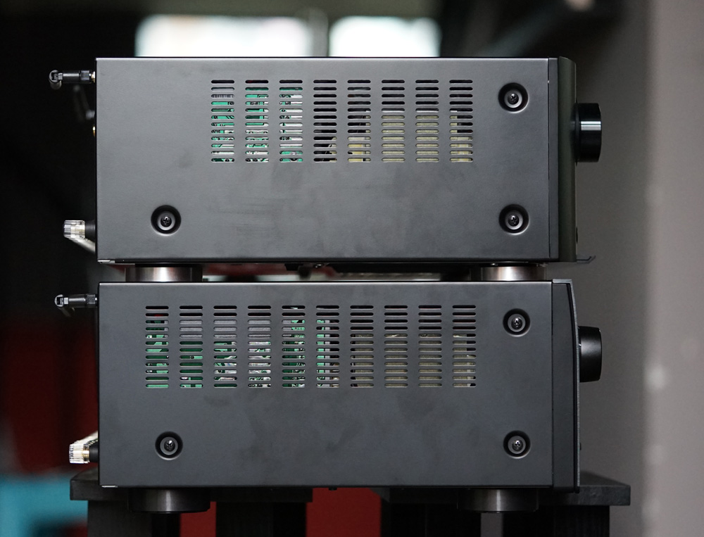 天龙AVR-X6400H和马兰士SR6012拆解！谈两台相差一万的AV功放区别