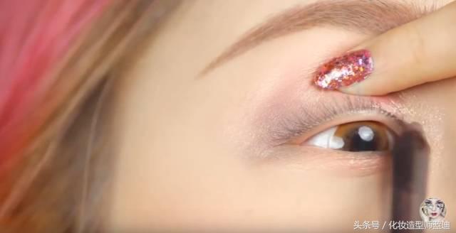 用眼线笔画眼线的画法视频,眼线难画怎么办