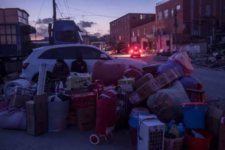 快递员哭诉派件量暴增,快递员派件越来越少