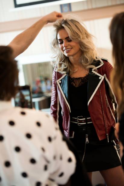 秀还没走完新款就卖光？直击NIKKIE巴黎迪士尼大秀