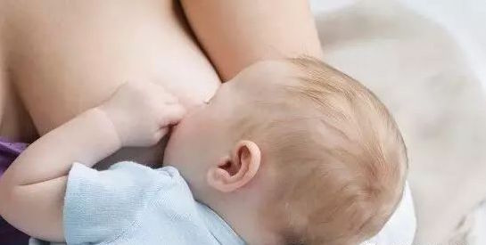 新生宝宝越来越黄,刚出生的宝宝变黄是怎么回事