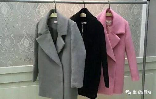 毛呢大衣脏了怎么办？一条毛巾就能解决，不用花钱去干洗店洗了