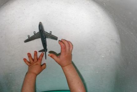 孕妈坐飞机需要什么,孕妈妈坐飞机需要关注什么