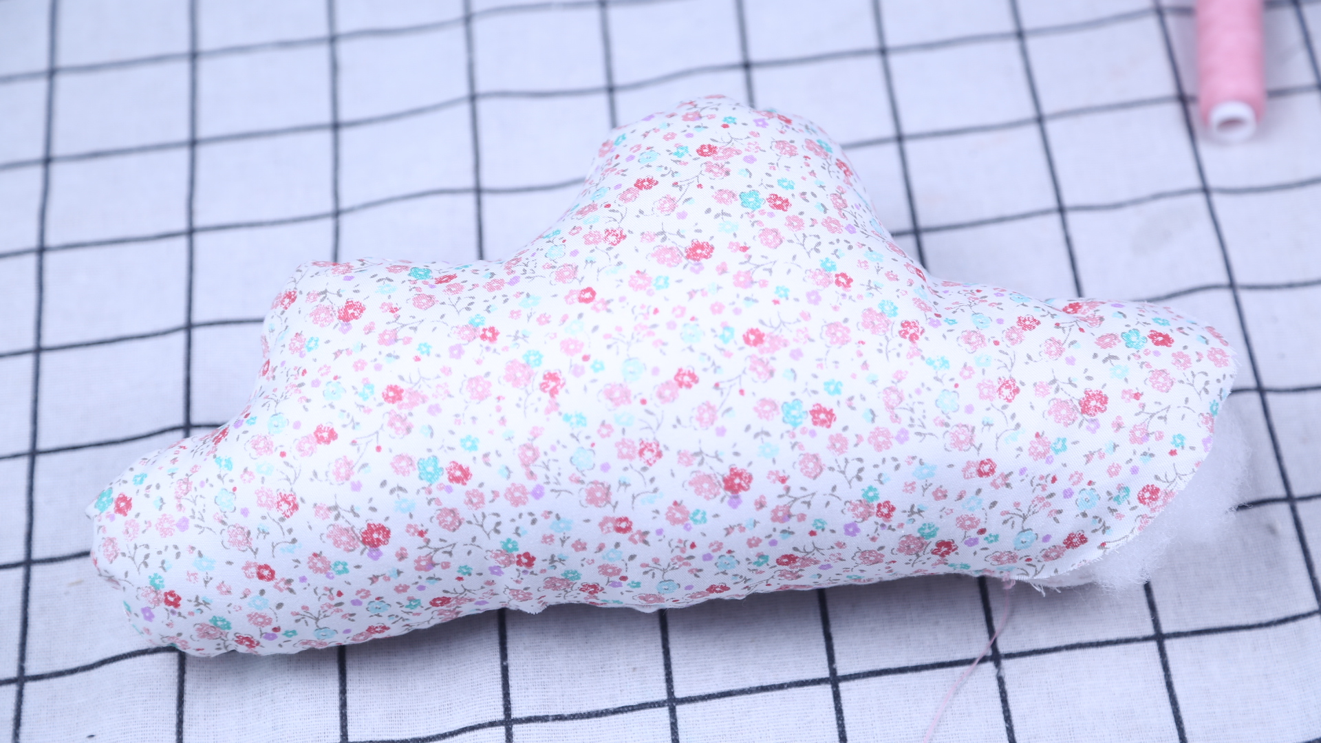 碎布条自制抱枕,碎布条填充抱枕