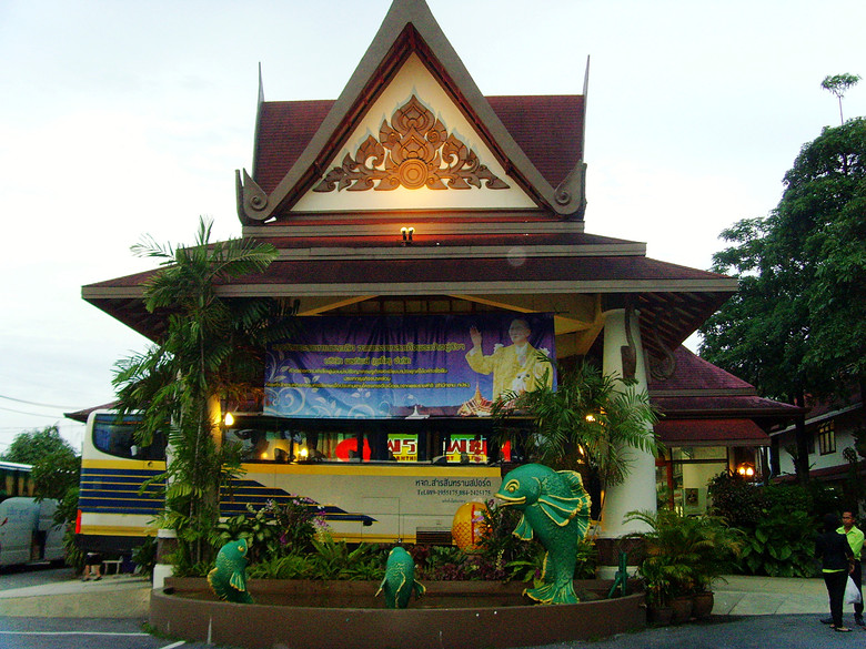 普吉岛购物必买的特产,普吉岛711购物必买