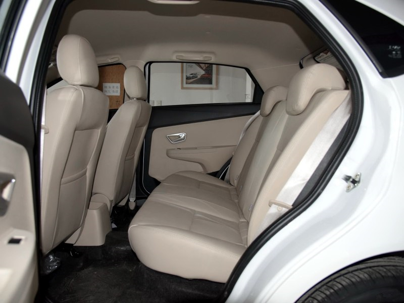 4万左右国产两厢车,最新款国产两厢车