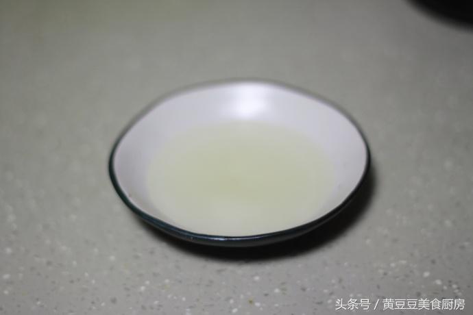 孩子不爱吃米饭，试试这种方法，把它做成紫菜包饭，肯定会抢着吃