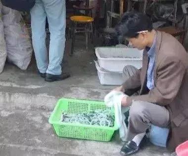 你的翡翠变黄了吗？快来补救！