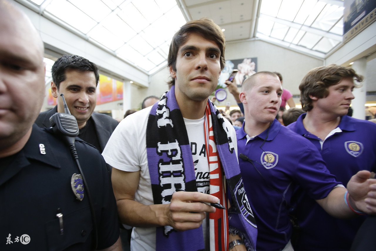 金球奖卡卡力压梅罗上位,卡卡最新态势