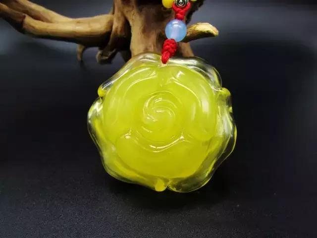 假琥珀蜜蜡用什么做的,假蜜蜡琥珀