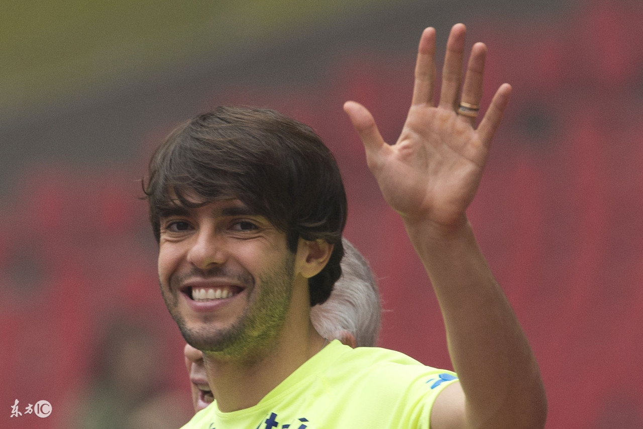 金球奖卡卡力压梅罗上位,卡卡最新态势