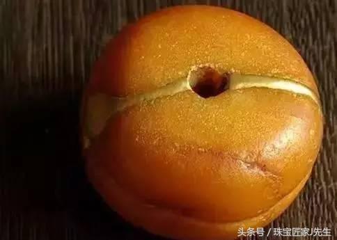 蜜蜡吊坠修复,蜜蜡原石手工打磨吊坠