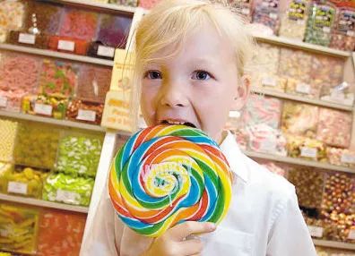 孩子让我们超越自我成就自己,让孩子明白只有不放弃才能成功