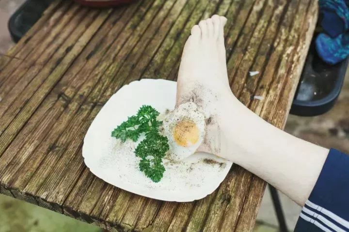 把自家破后院谎称为高级餐厅，7个月做到伦敦餐厅NO.1