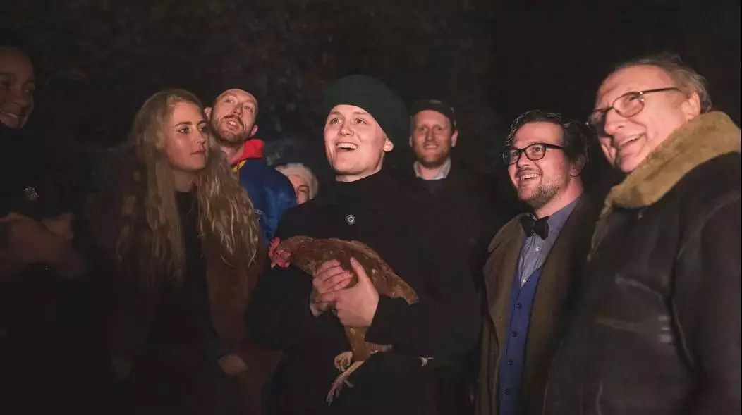 把自家破后院谎称为高级餐厅，7个月做到伦敦餐厅NO.1