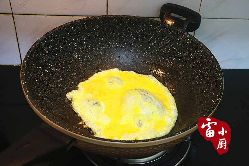 蛋炒饭的家常做法没有耗油,蛋炒饭的做法不用老抽