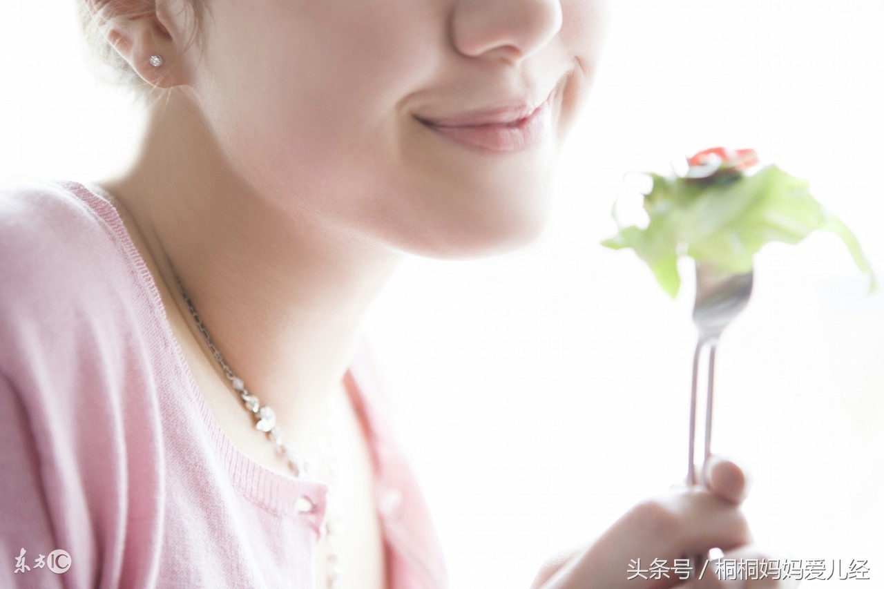 涨奶乳房硬的像石头怎么处理,乳房硬要怎么疏通