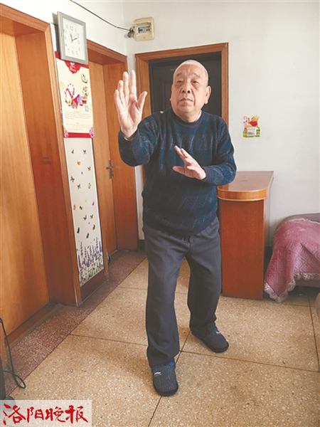 老拳师精彩回放,80岁老拳师现场演示平时训练拳法