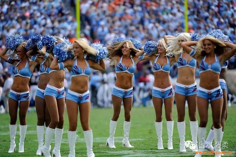 舞动青春不要吝啬你的青春美丽，赶紧加入我们“足球啦啦队”SHOW吧！