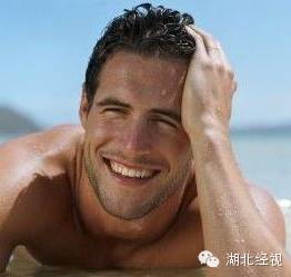 嘴唇肿块是癌症的前兆,嘴唇旁边长一个肿瘤怎么办