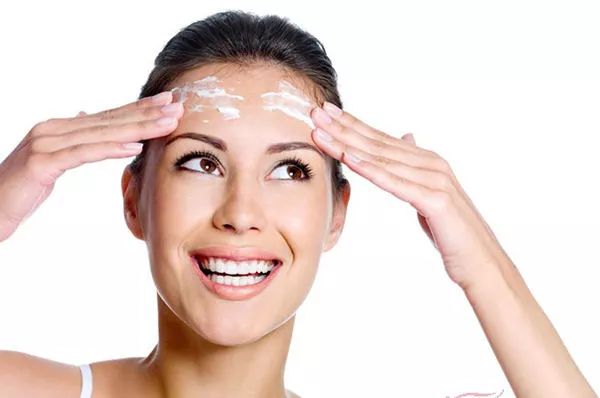 木丹颗粒能改善肤色不均匀吗,肤色不均匀嘴巴一圈很黄怎么改善