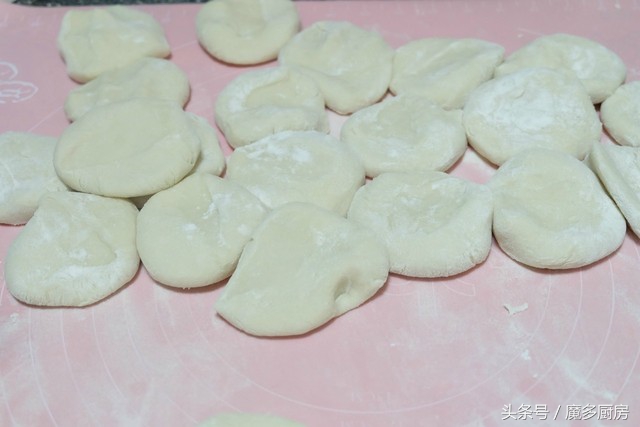 冬至不想吃饺子还有什么新花样,烫面大蒸饺的家常做法大全