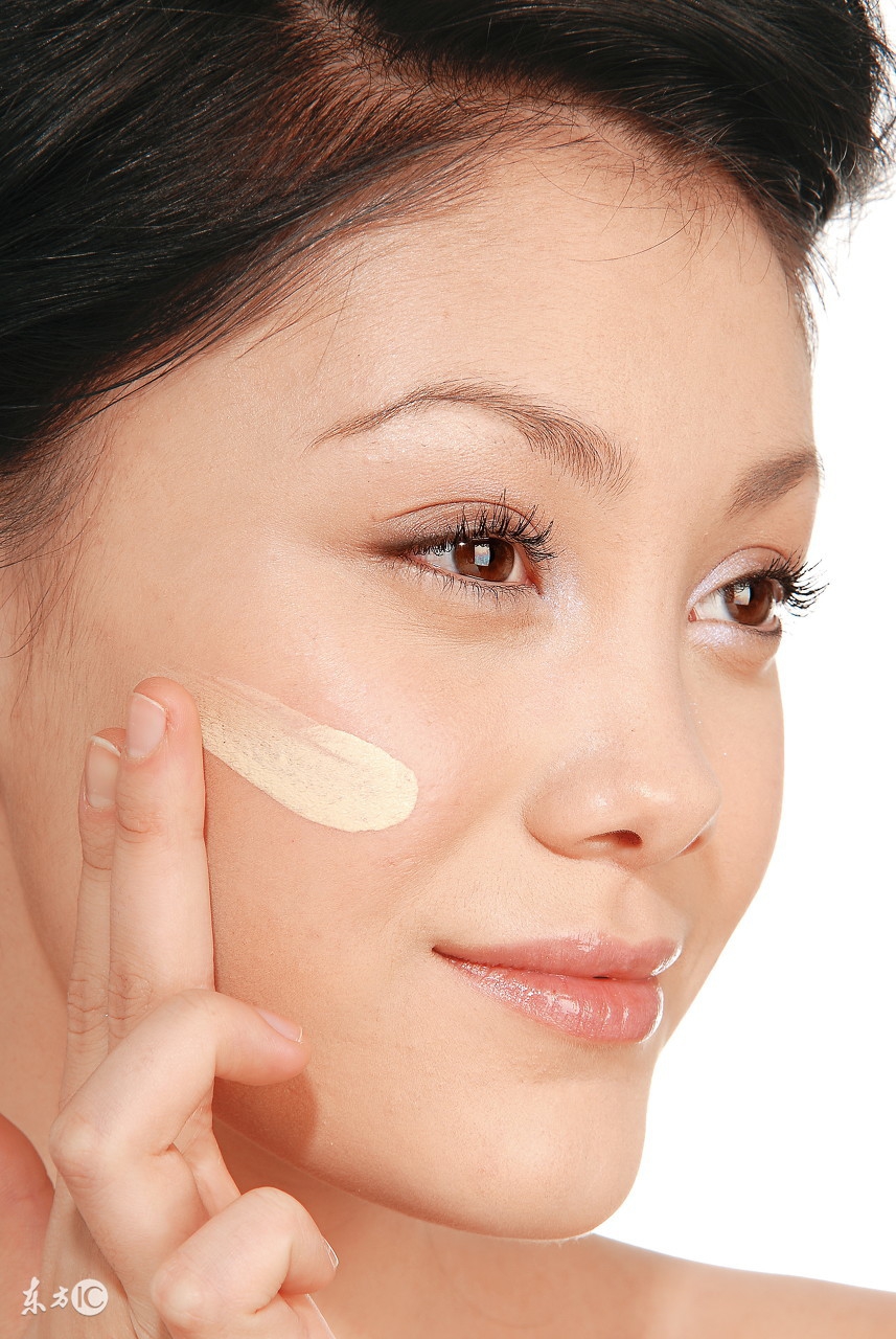 哭过的妆容如何补救,哭了以后怎么补妆