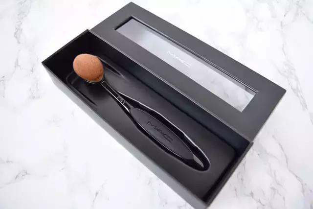 脸上不上妆浮粉什么原因,化妆脸上起皮浮粉卡粉怎么办