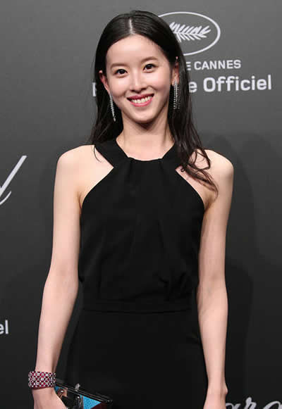 说没有“奢侈品电商”，然而自己第一个在美股上市？