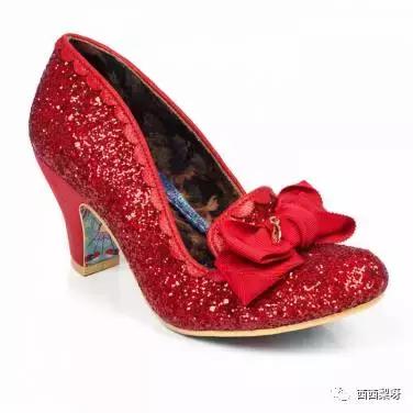 圣诞节一只口红怎么够！转给男朋友暗示一下他！口红我送你！