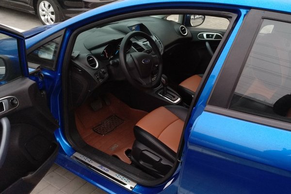 福特嘉年华质量怎样,福特嘉年华14万公内行动低配