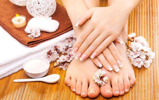 艾叶泡脚对人体有什么好处与坏处,经常用艾叶泡脚对身体有什么好处