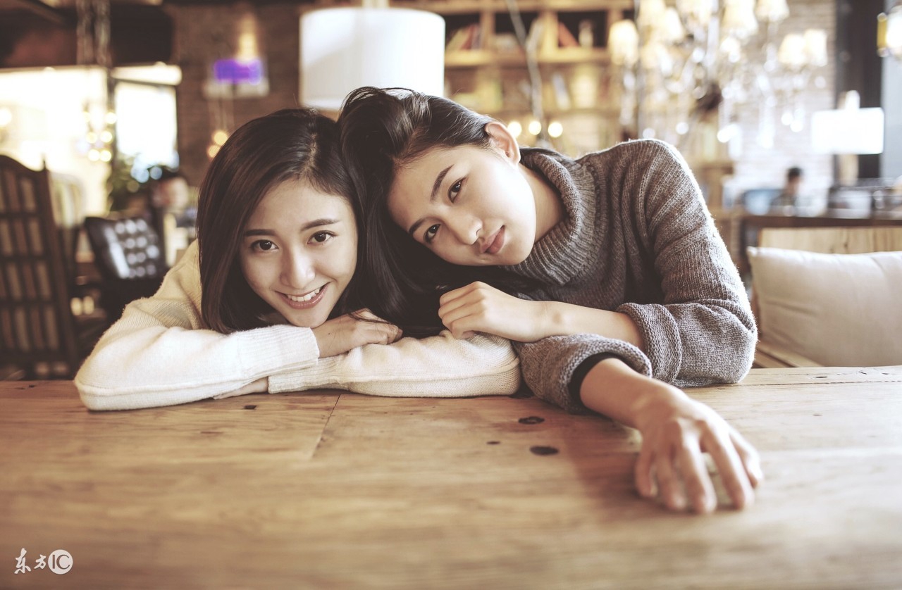 好闺蜜喜欢上同一类男生,好闺蜜同时爱上男人