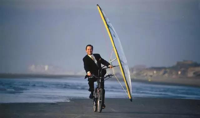 大风天气骑摩托车关注什么,刮风怎么预防