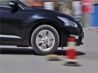 最近开车偏右,最近开车感觉车子有点飘