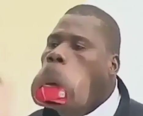 明星绝技好心酸，baby吞拳头，更有人口吞20根火腿肠100根塑料管