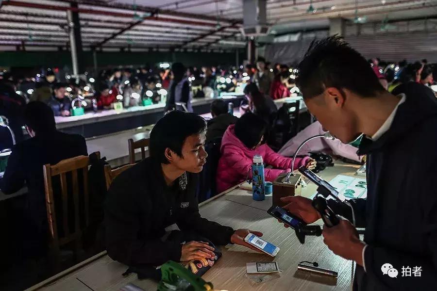 “月破百万不是梦”｜玉器市场的直播风云