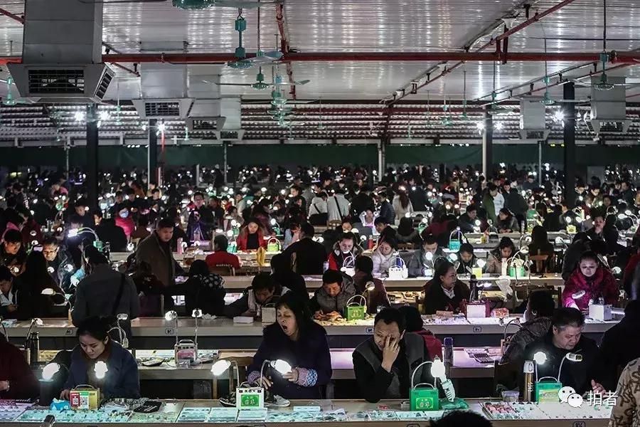 “月破百万不是梦”｜玉器市场的直播风云