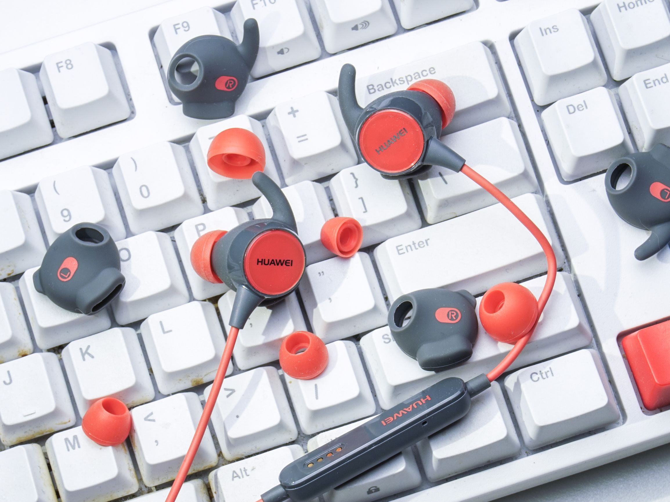 华为运动心率蓝牙耳机r1pro如何戴,华为运动耳机r1proamr1