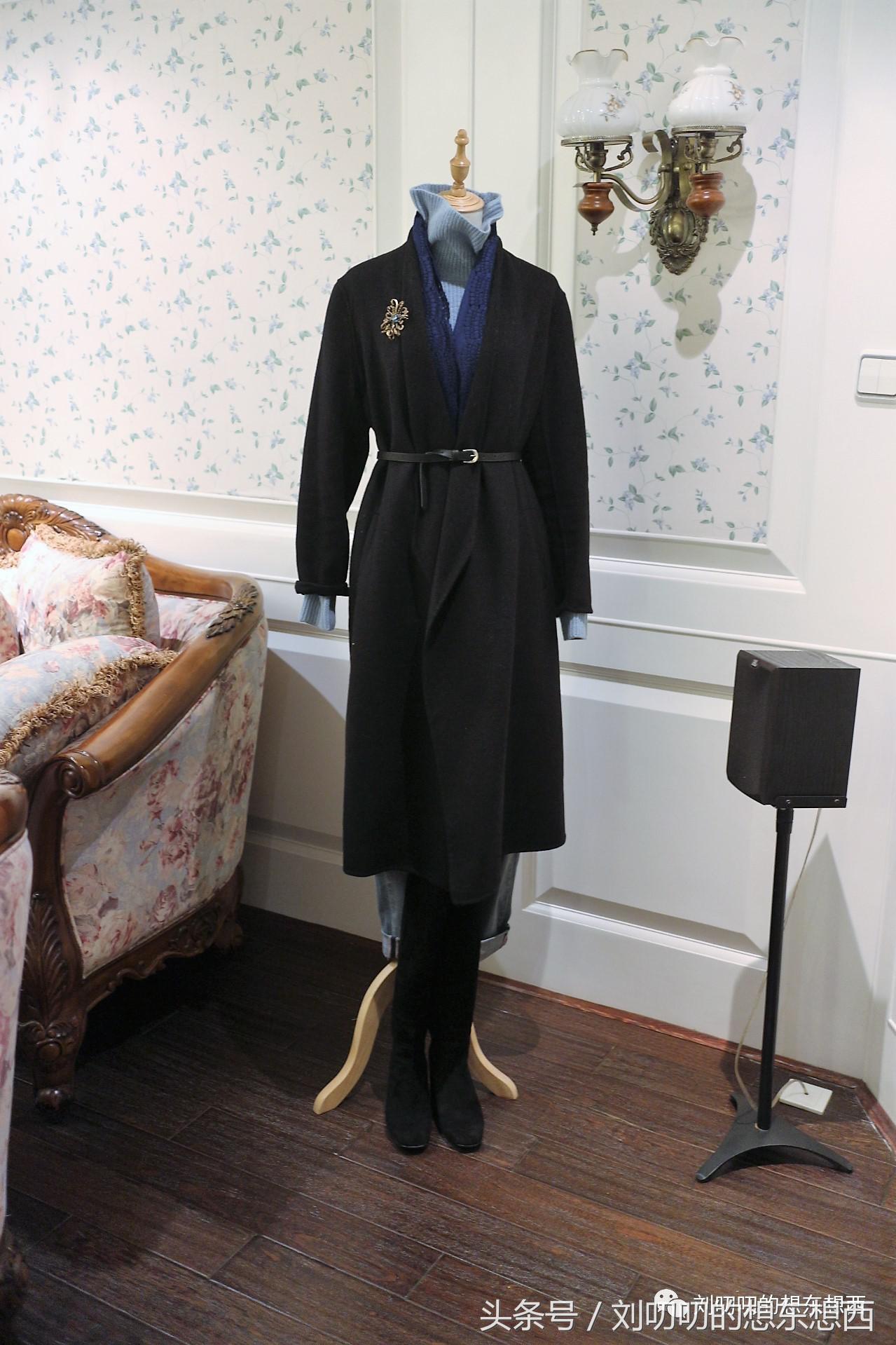 同色系look穿搭,黑白搭配永远的经典look